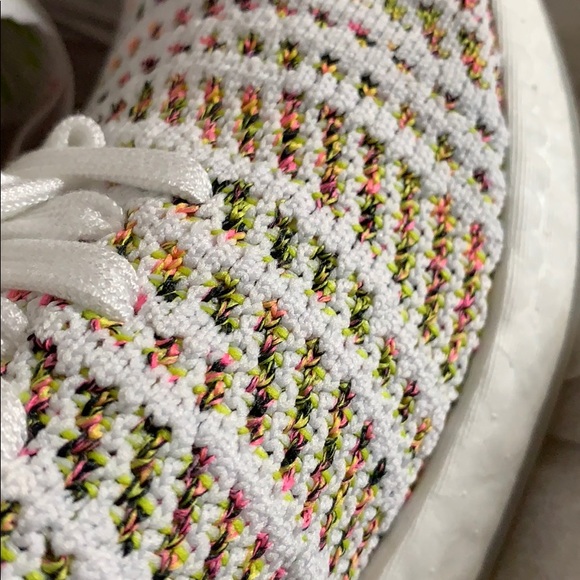 NWT adidas nmd colorway sz 8 8.5 fits 8.5 / 9 - Picture 2 of 8